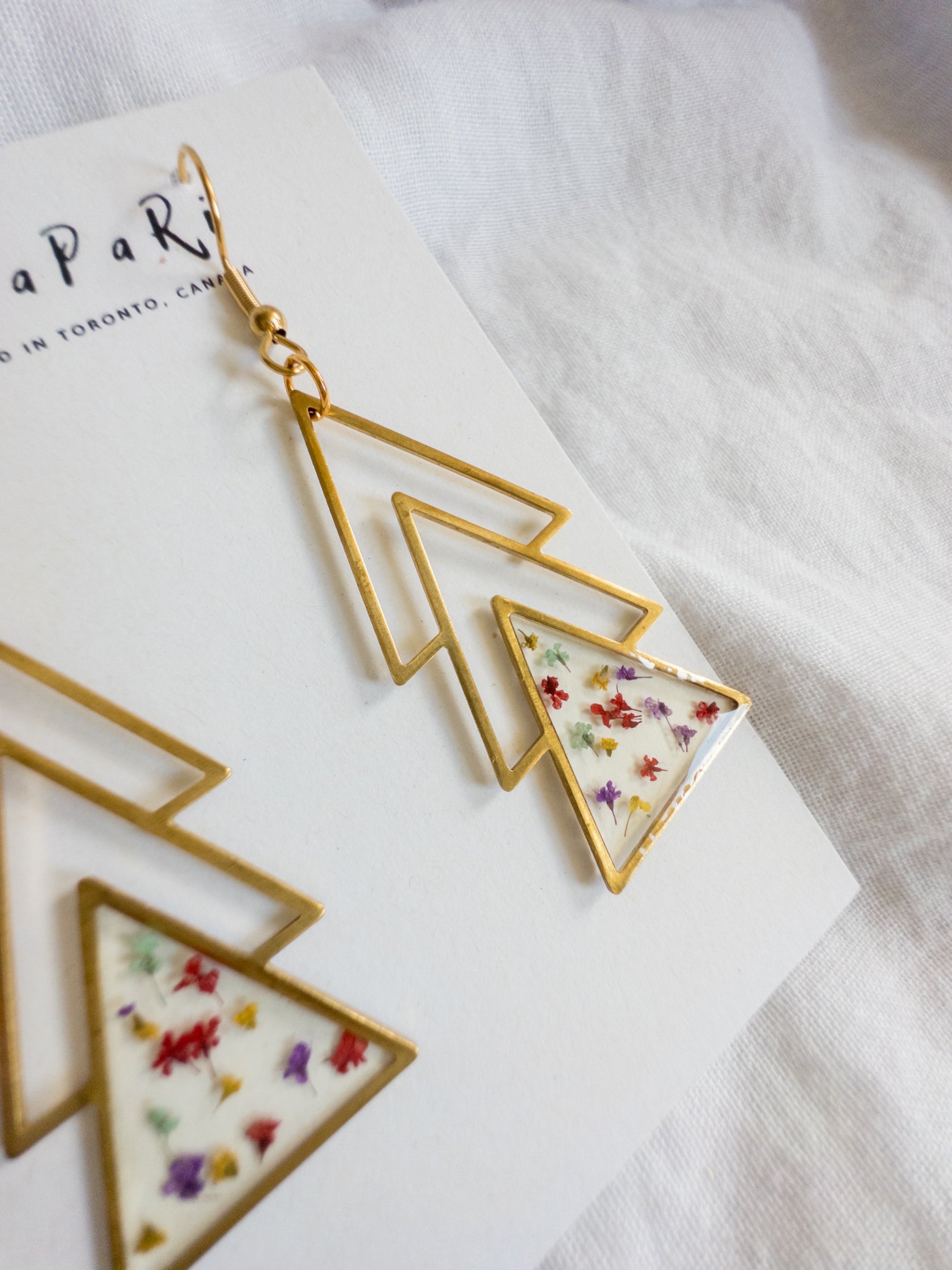 Resin triangles w/ real pressed flowers