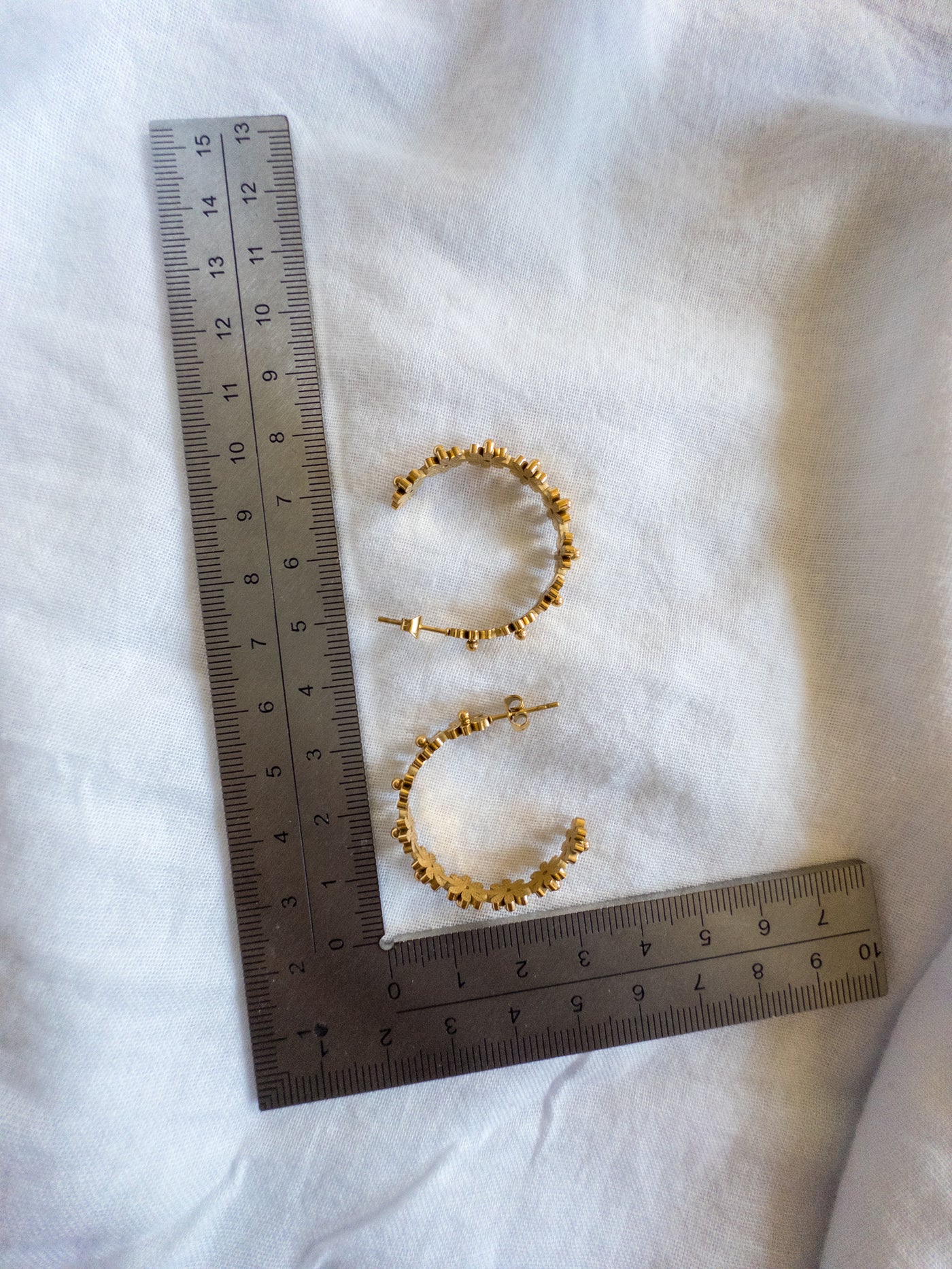 Daisy hoops- gold